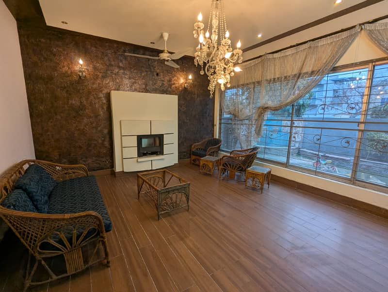 1 Kanal Beautiful House For Sale ideal location 60 feet street 0