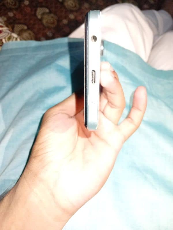 Vivo y18 4