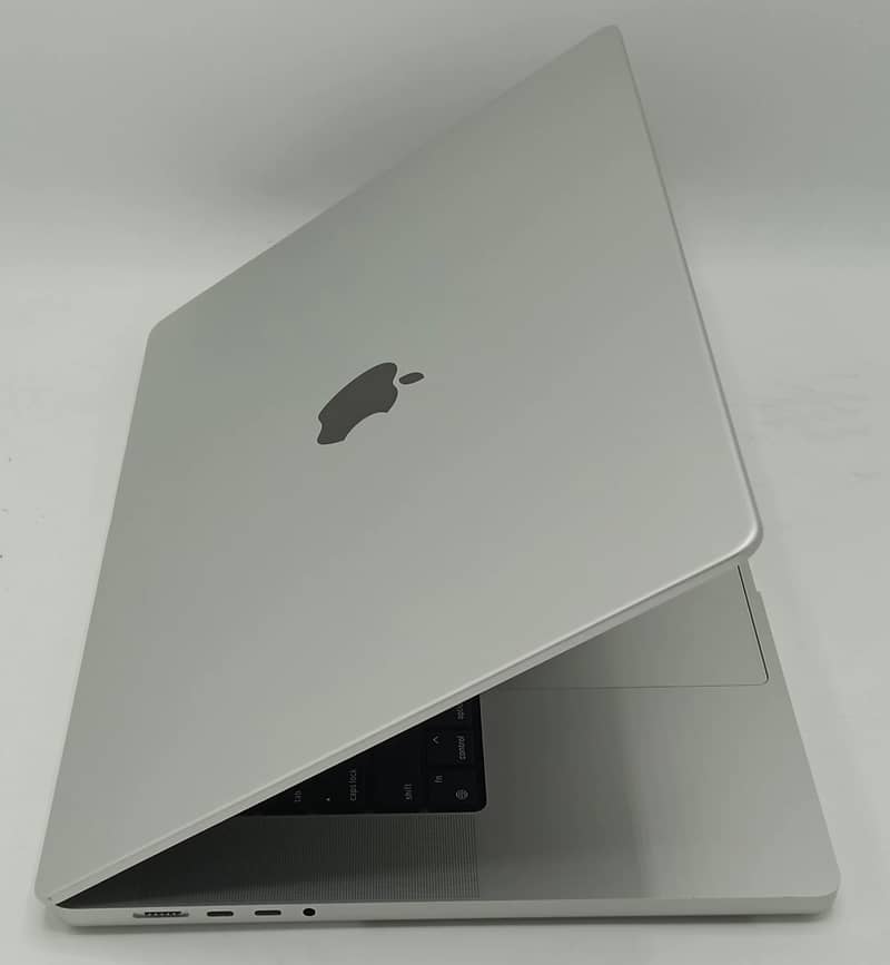 MacBook Pro 2021 16 Inch M1 Pro Chip 16/32GB Ram Specs 10/10 M1 Pro 2