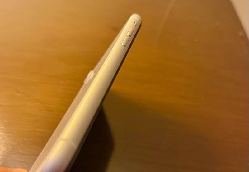 I Phone XR 128 GB 3