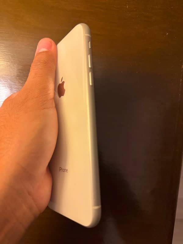 I Phone XR 128 GB 5