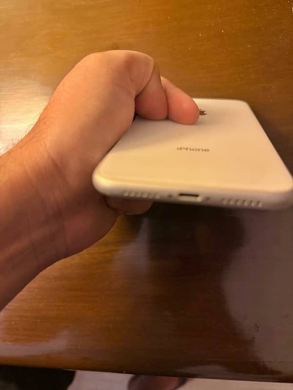 I Phone XR 128 GB 6