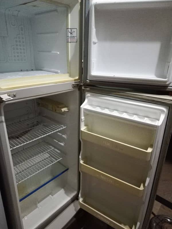 Dawlance fridge with original gas 1