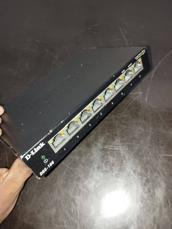 DGS-108 8-Port Gigabit Unmanaged Desktop Switch 0