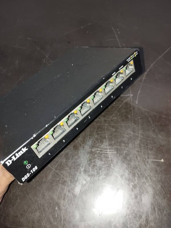 DGS-108 8-Port Gigabit Unmanaged Desktop Switch 2