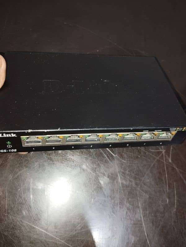 DGS-108 8-Port Gigabit Unmanaged Desktop Switch 6