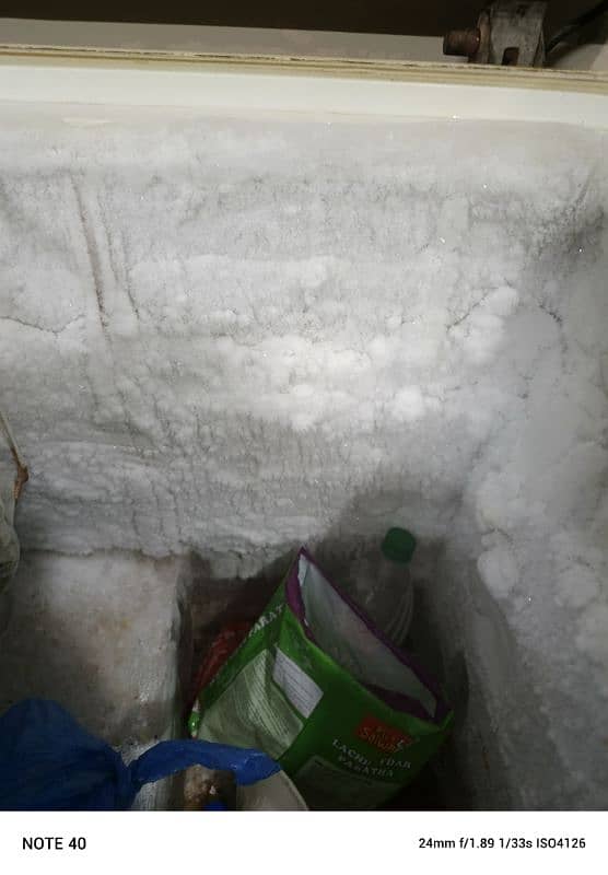 Waves Deep Freezer in fresh condition 3