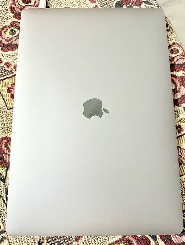 Macbook Pro 2019 15” 0