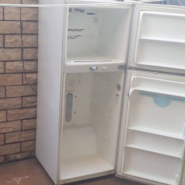 Refrigerator 0
