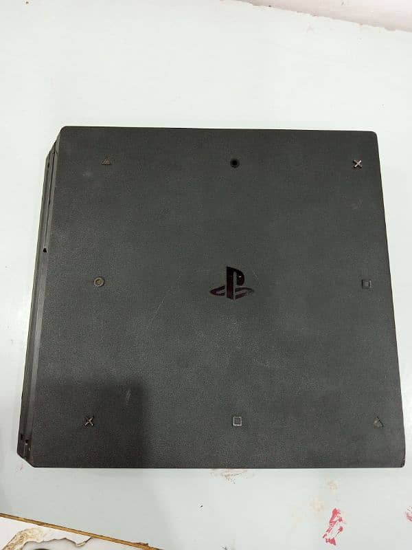 Ps4 pro in new condition 2
