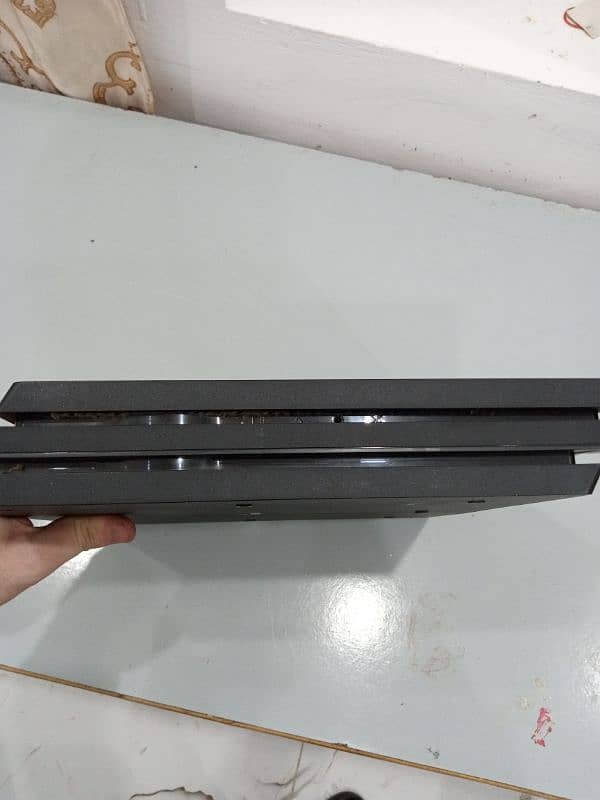 Ps4 pro in new condition 5
