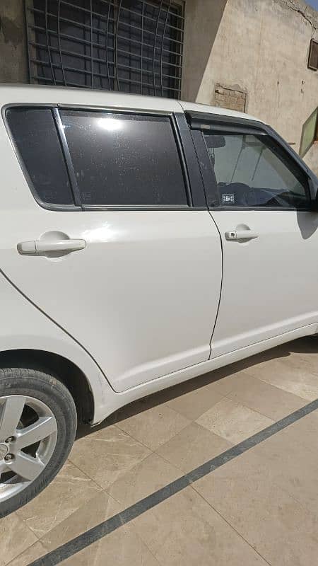 Suzuki Swift 2015 5