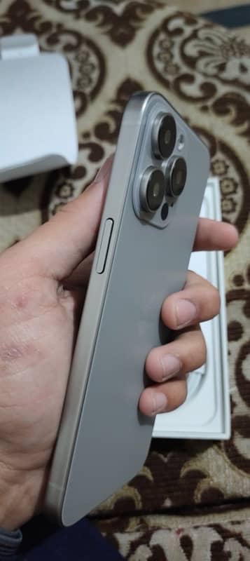 iPhone 15 pro max 3