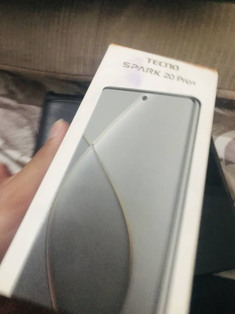 Tecno spark 20 pro 3