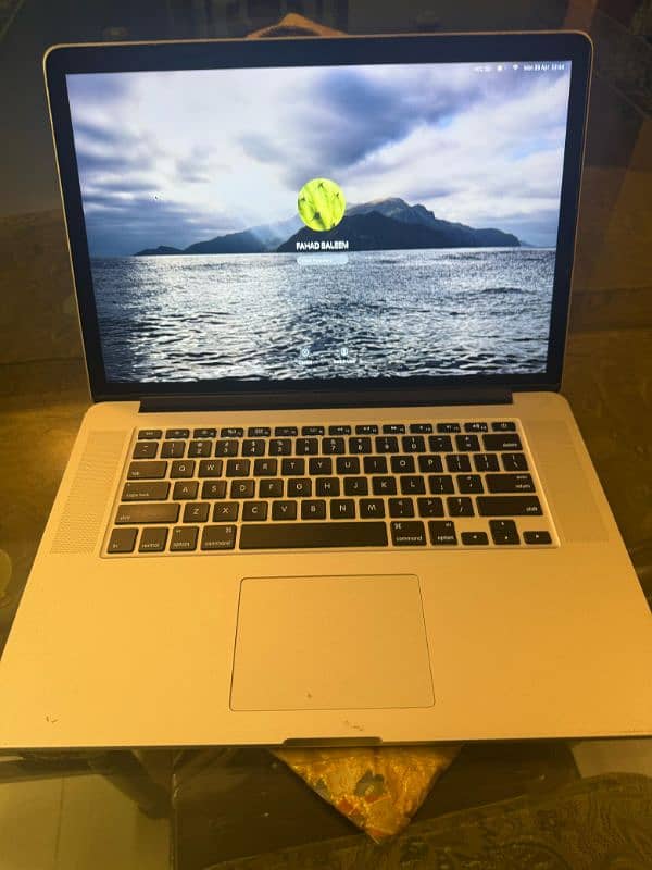 MacBook pro 2015 15 inches 2