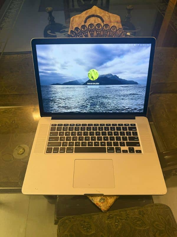 MacBook pro 2015 15 inches 3