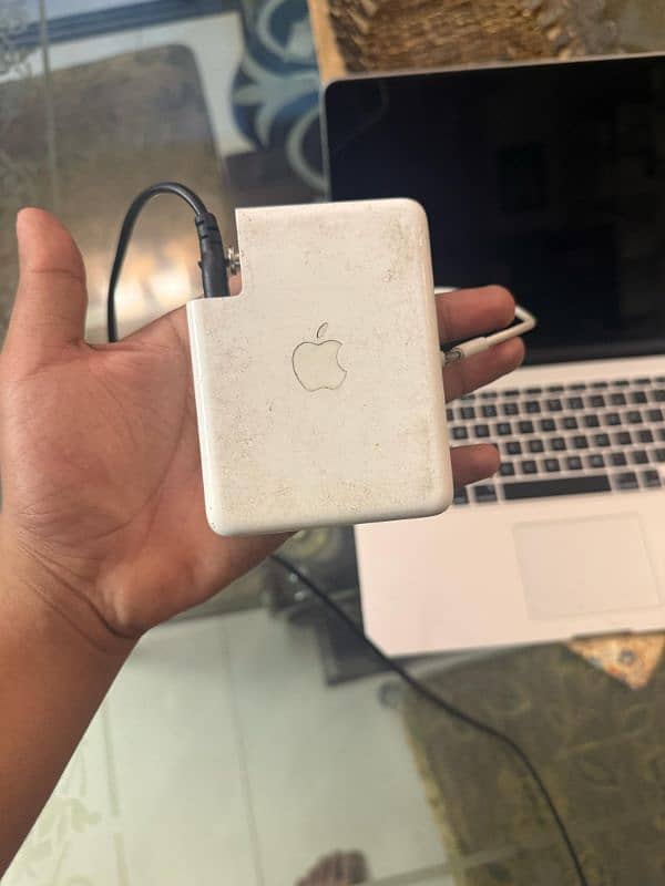 MacBook pro 2015 15 inches 4