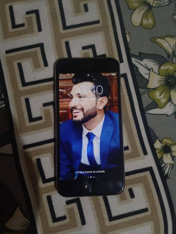 iphone 6 / 10 by 10 condition 0