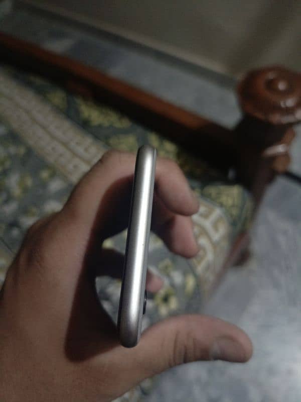 iphone 6 / 10 by 10 condition 8