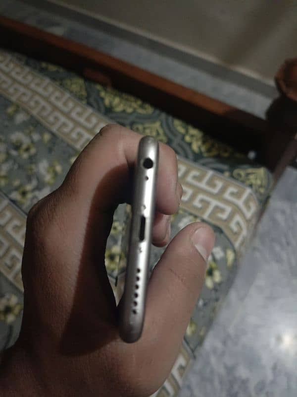 iphone 6 / 10 by 10 condition 9