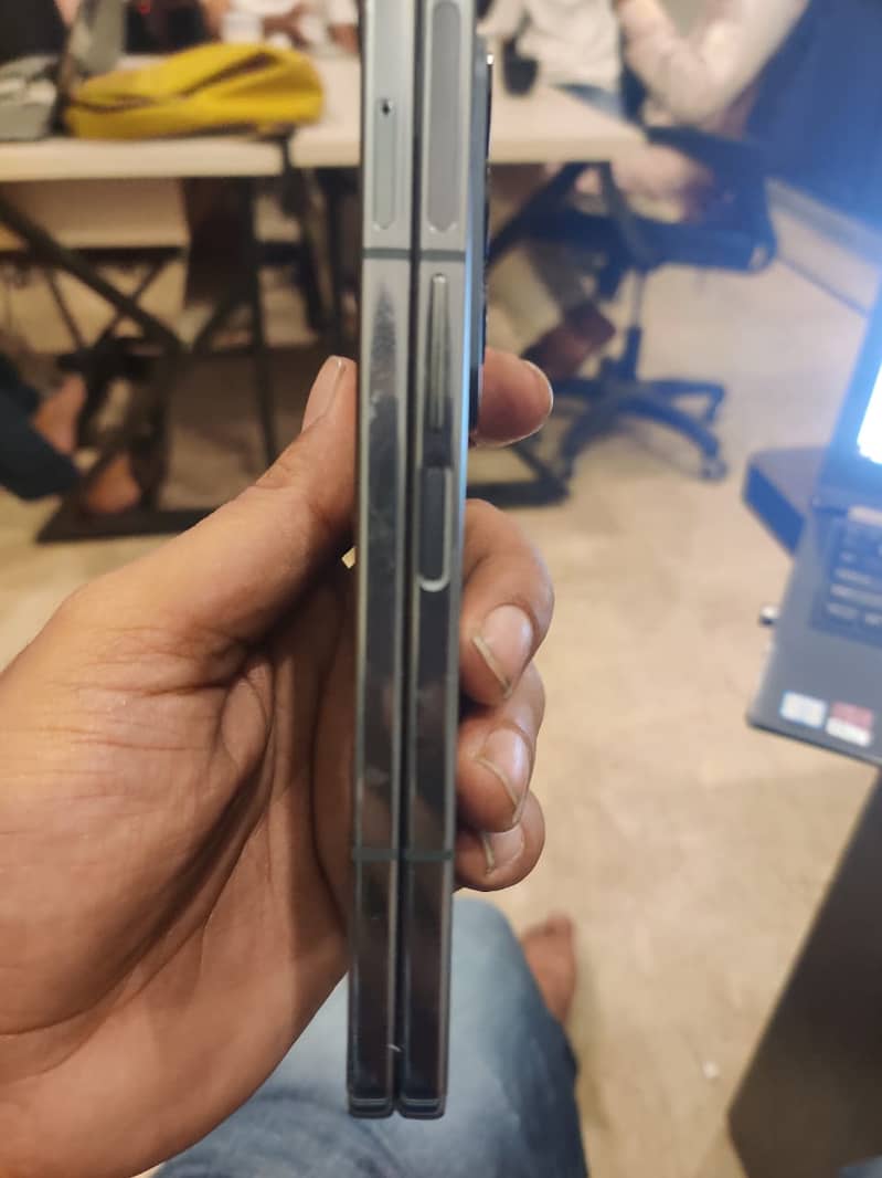 Samsung Mobile Z Fold 4 3