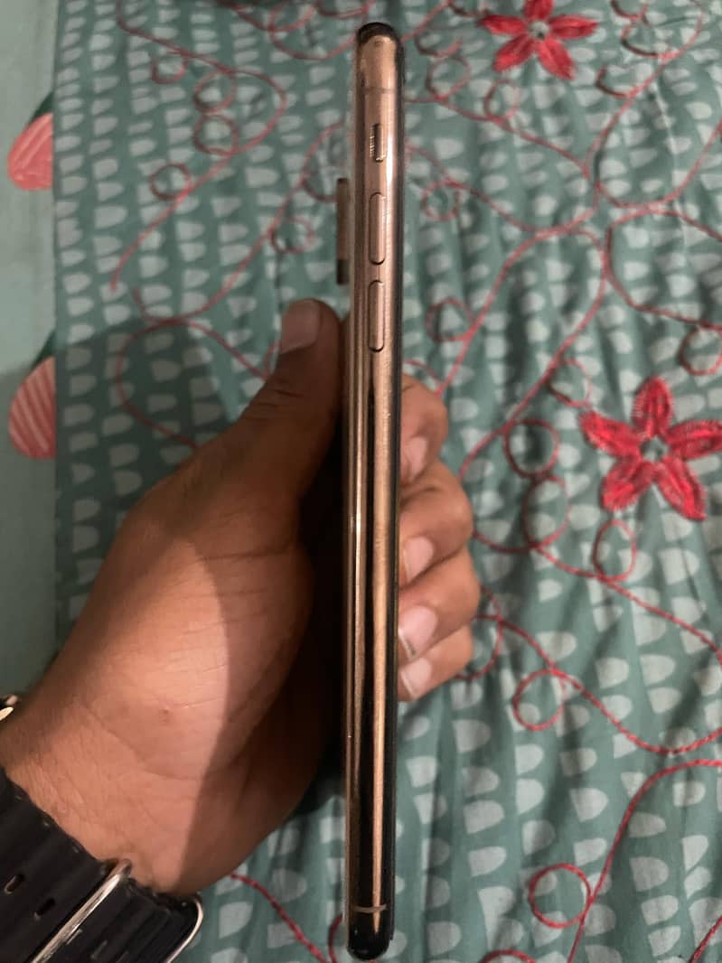 I phone xs max 2