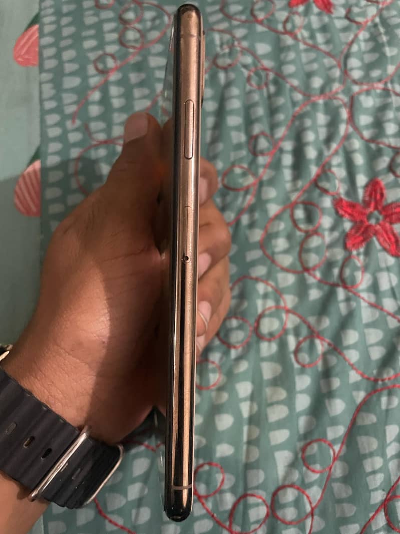 I phone xs max 4