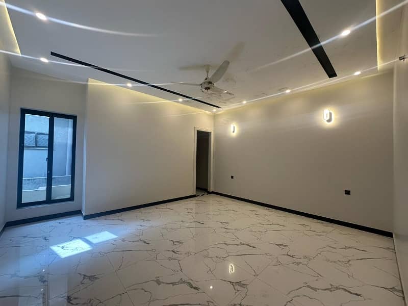 Prime Location Lahore Medical Housing Society Upper Portion Sized 1 Kanal Is Available 2