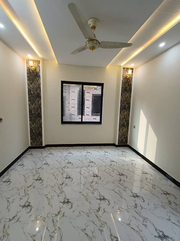 Prime Location Lahore Medical Housing Society Upper Portion Sized 1 Kanal Is Available 3