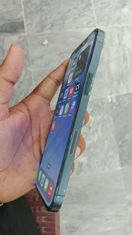 I Phone 12 Pro Max 3