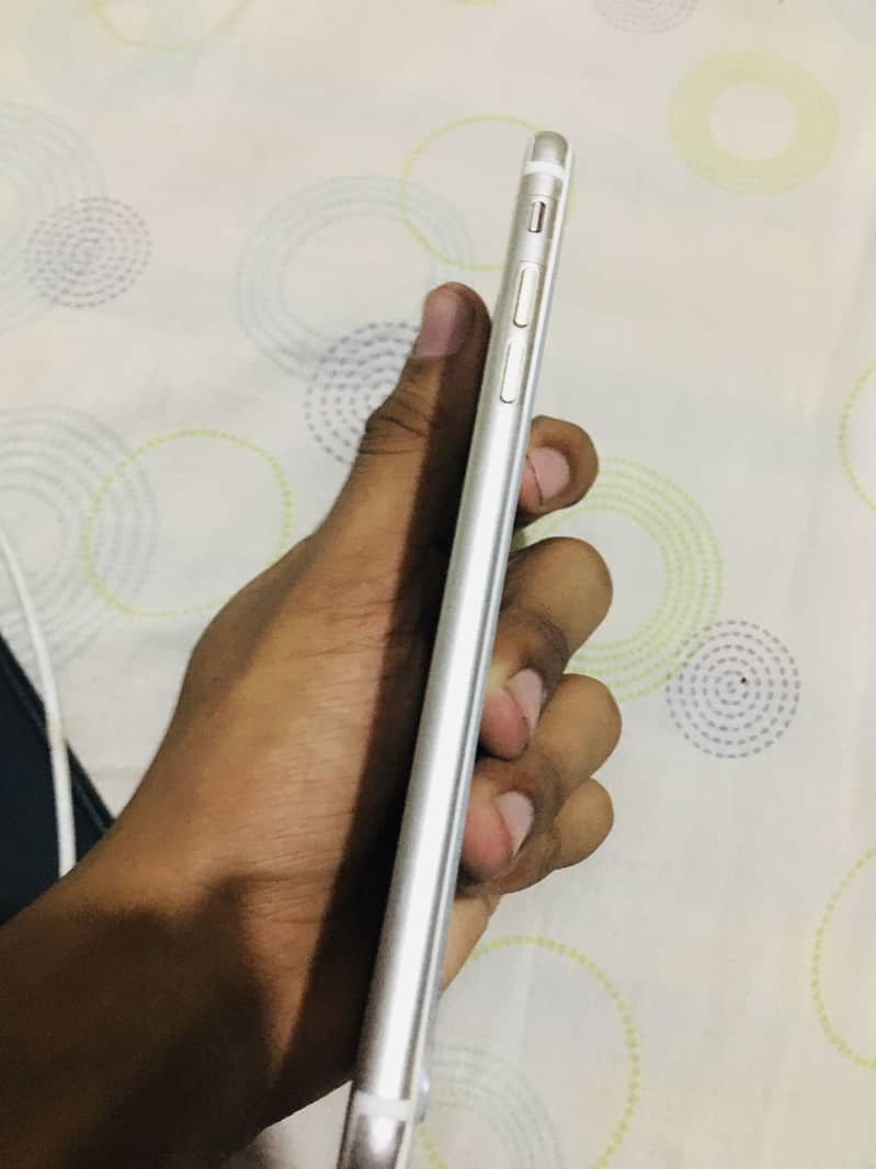 Hey i am selling my iphone 7plus pta aproved 7