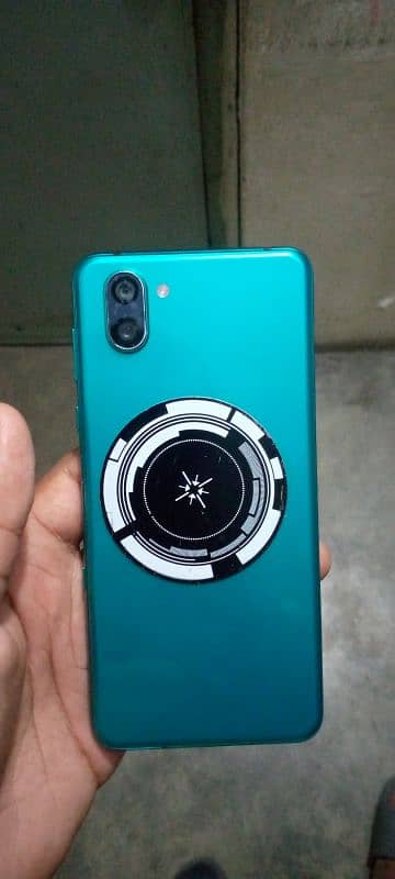 Sharp Aquos R3 non  pta 2