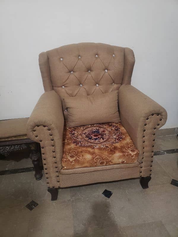 7 seater sofa set for urgent sell 2