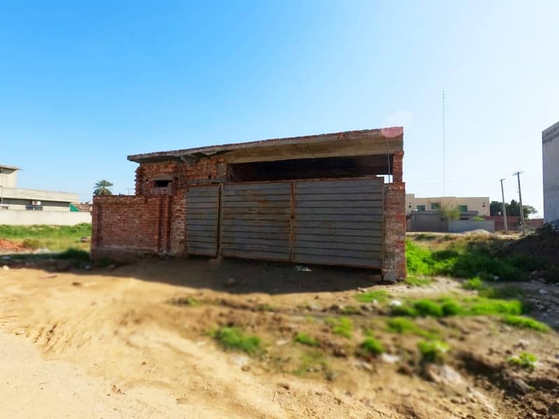 Your Dream Grey Structure 10 Marla House Is Available In LDA Avenue - Block M 3
