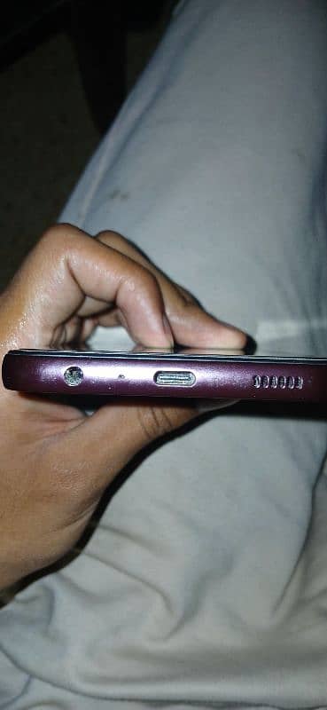 Samsung phone for sale (good price) 2