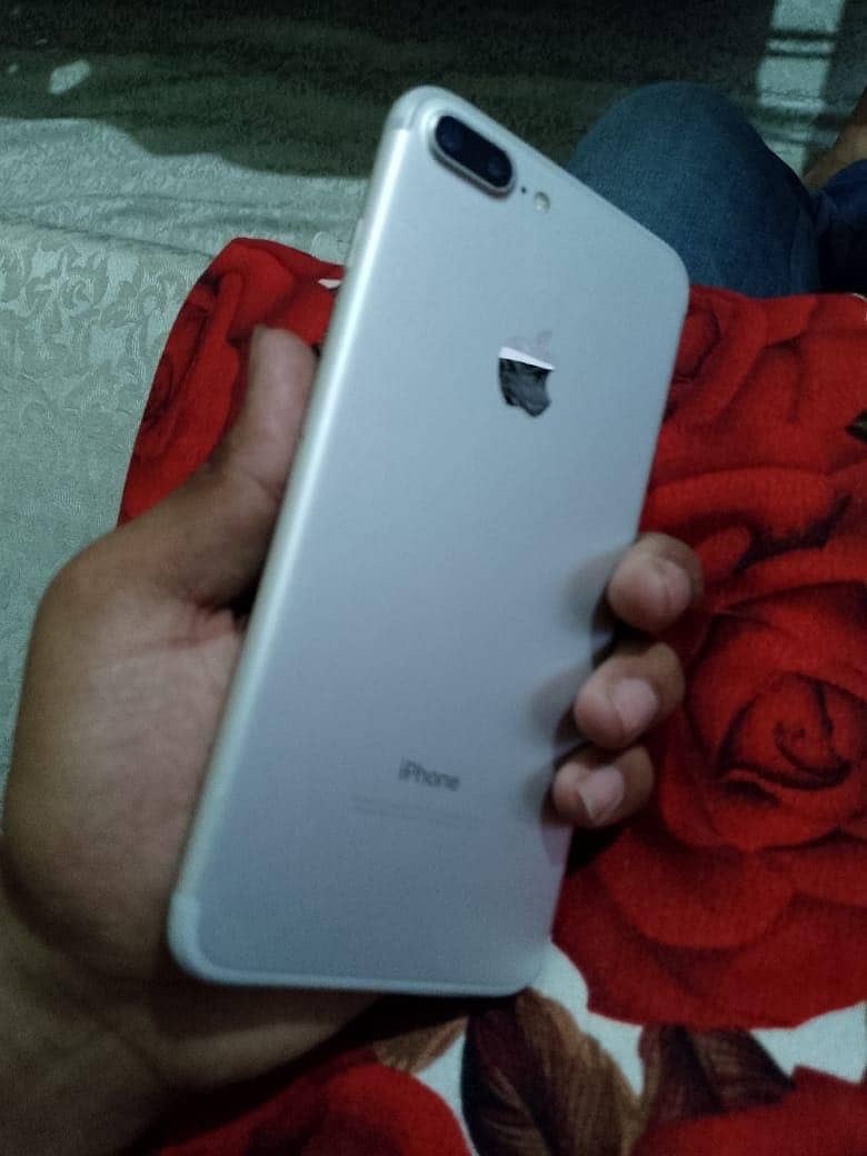 i phone 7 plus 128gb pta aproved 3