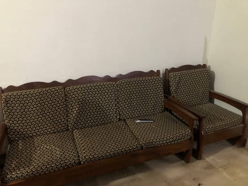 used wooden 5 seater sofa set 1