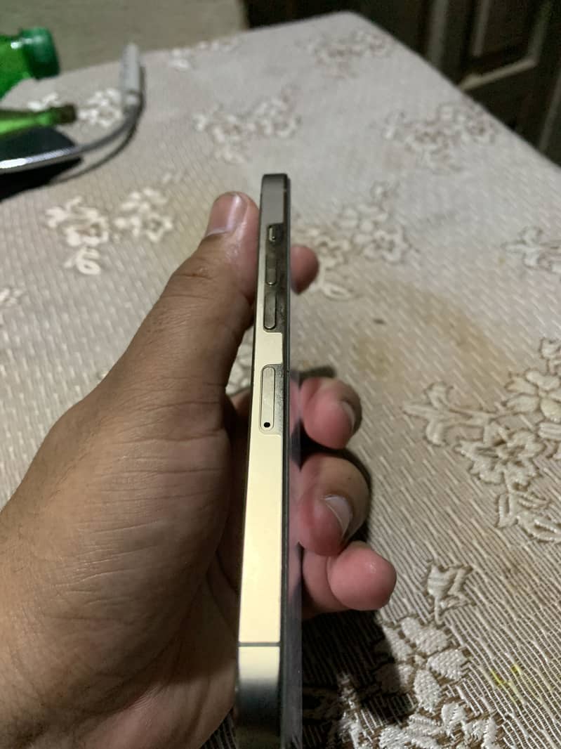 iPhone 13 Pro golden jv 2