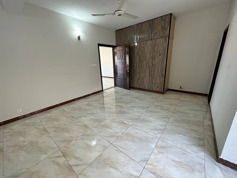 3 bedroom apartment available in Askari 14 Rawalpindi 4