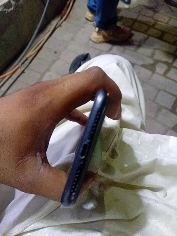 I phon 11 for sale 0
