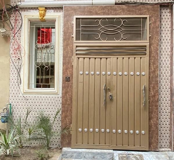 A Prime Location House Of 450 Square Feet In Rs. 6700000 0