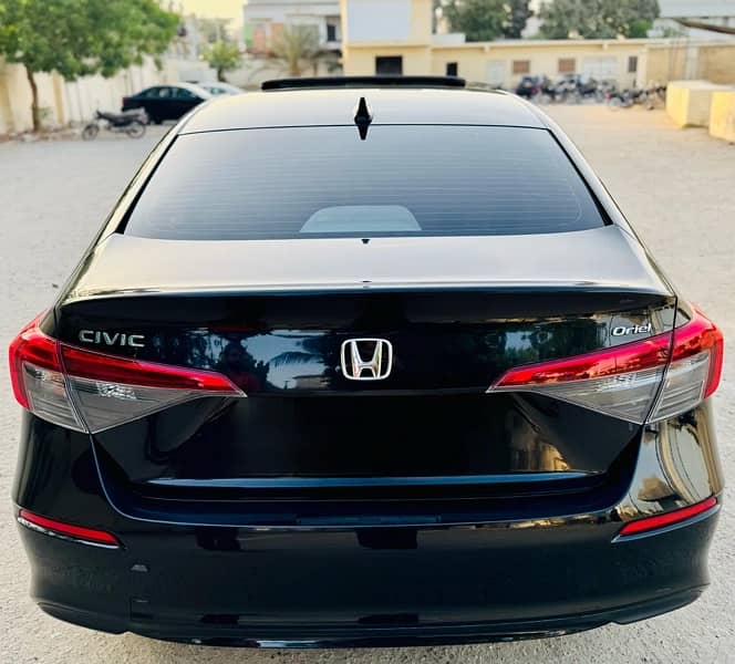 Honda Civic Oriel 2024 5