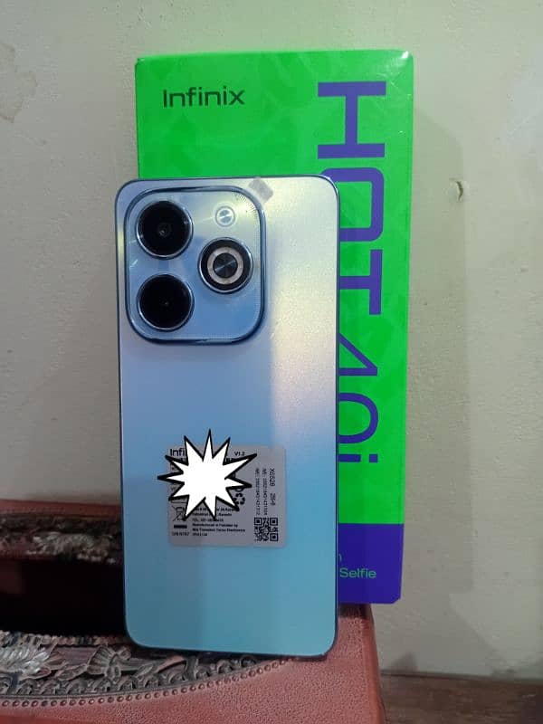 infinix hot 40i.   8/256 1