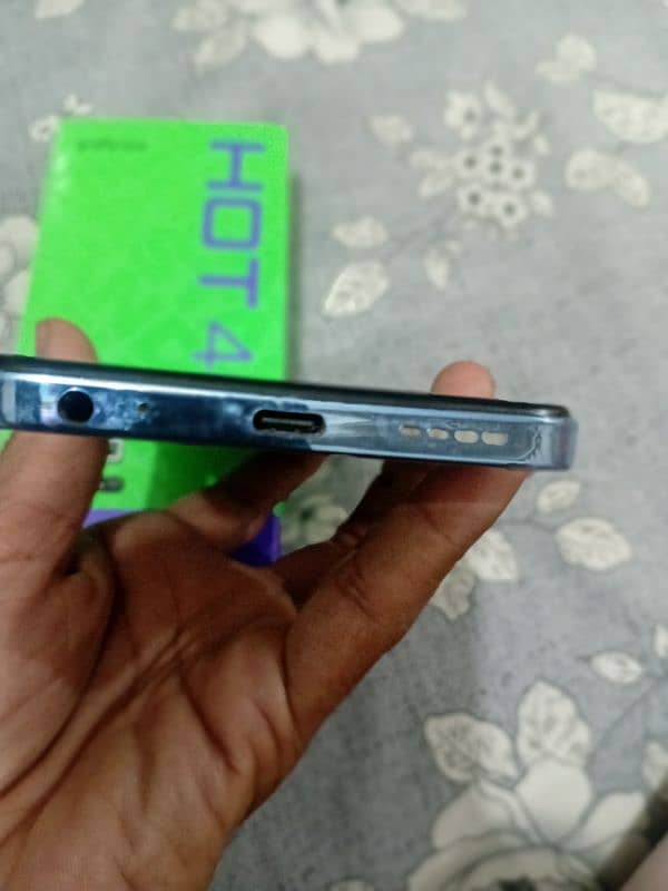 infinix hot 40i.   8/256 5
