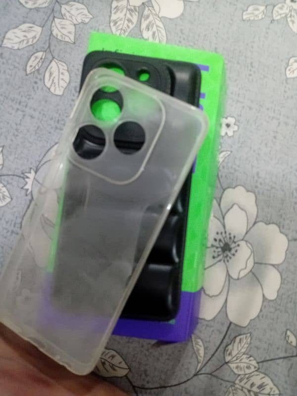 infinix hot 40i.   8/256 9