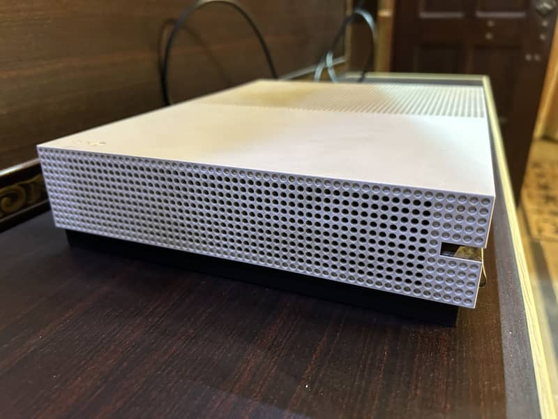 Xbox One S 2