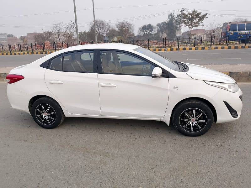 Toyota Yaris  gli Corolla 2020 6