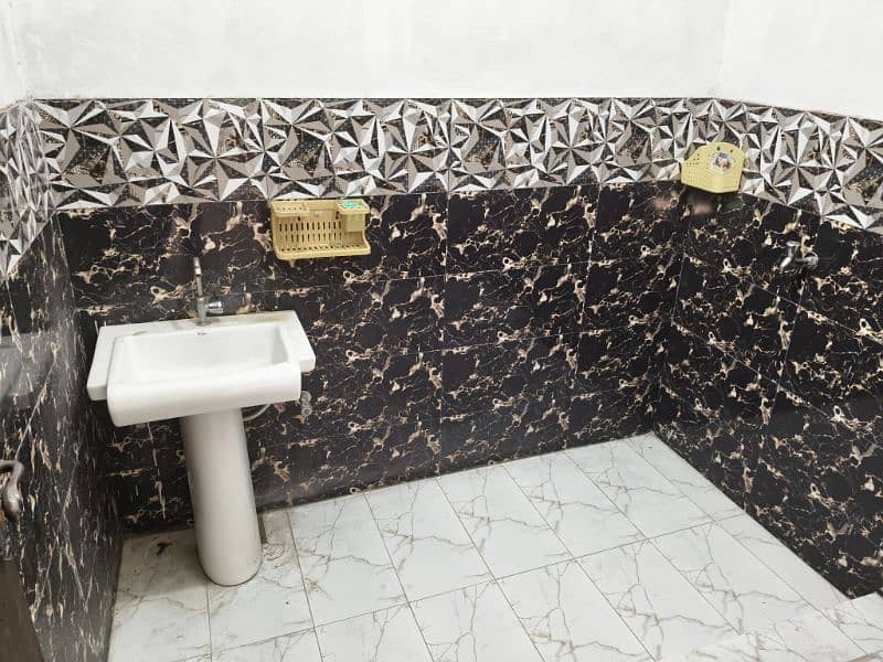 2 bed with attach washrooms second floor portion for rent 1