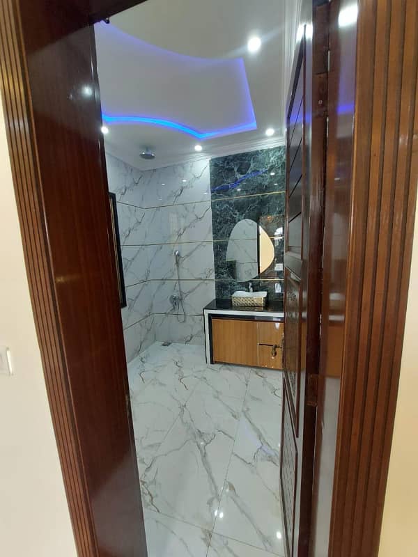 11.55 Marla Spanish House Is Available For Sale In Bismillah Housing Scheme Abu Bakar Block Lahore 9