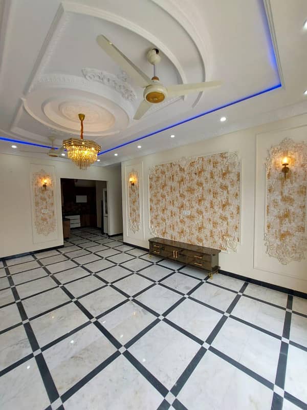 11.55 Marla Spanish House Is Available For Sale In Bismillah Housing Scheme Abu Bakar Block Lahore 17